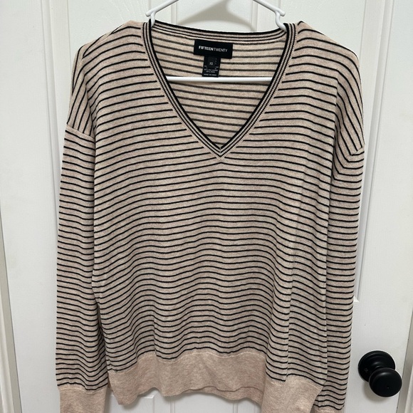 Fifteen Twenty Sweaters - Fifteen Twenty Black and Cream Striped V-Neck Sweater, lightweight, womens XS